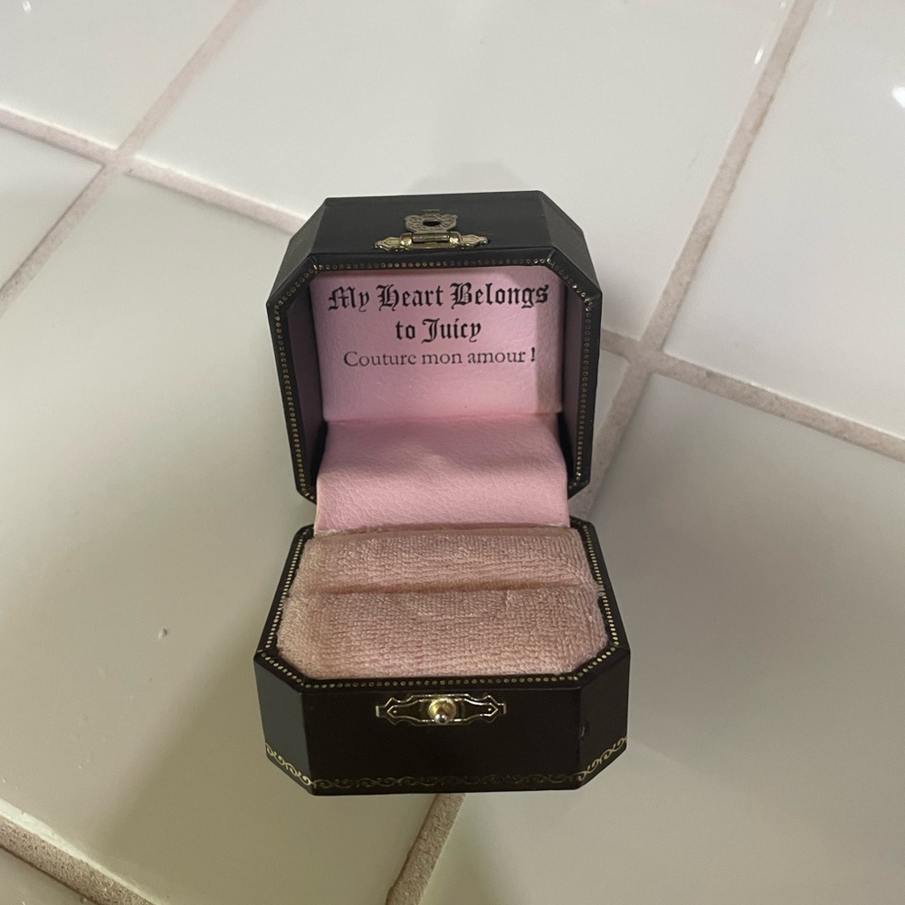 Vintage Juicy Couture Ring Box 💍 🩷